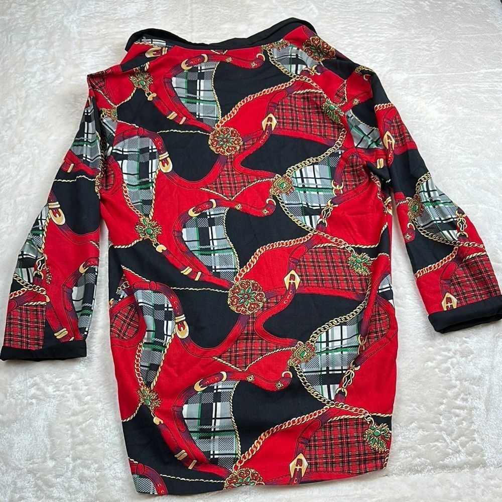 Chauncey Street Women's Casino Blouse Red Black Gold Chain Belt Print Size 12 - Picture 6 of 8